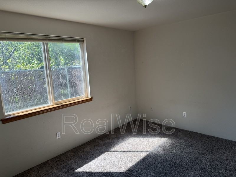 210 3rd St #B - Photo 7 of 13