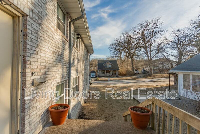 402 W Eldora Ave - Photo 2 of 20