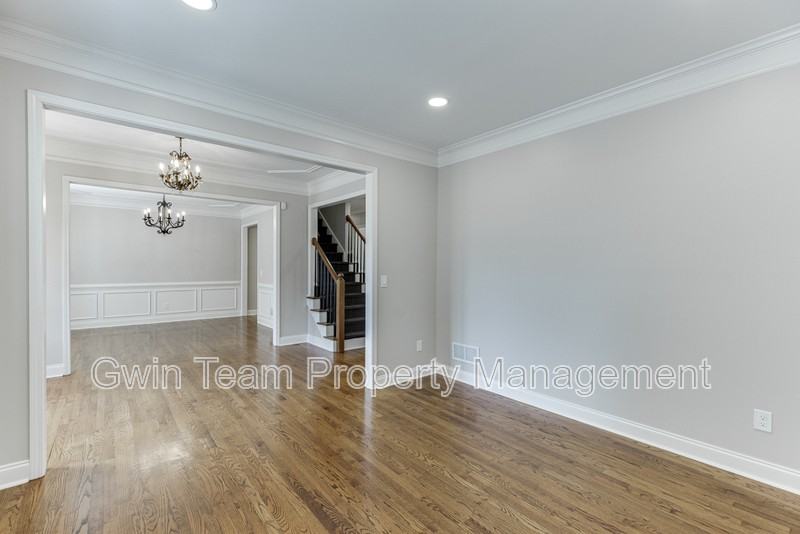 295 Crown Vetch Ln - Photo 4 of 47