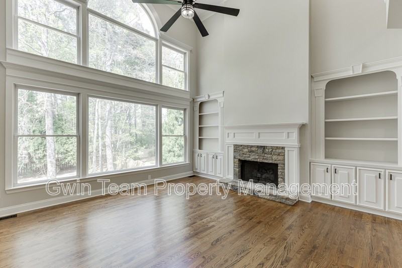 295 Crown Vetch Ln - Photo 7 of 47