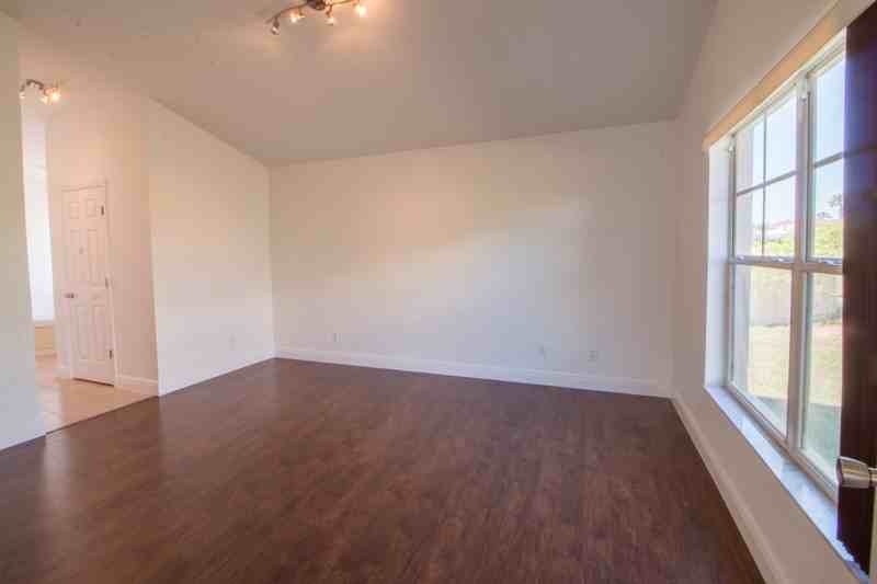661 Berwick Dr - Photo 6 of 18