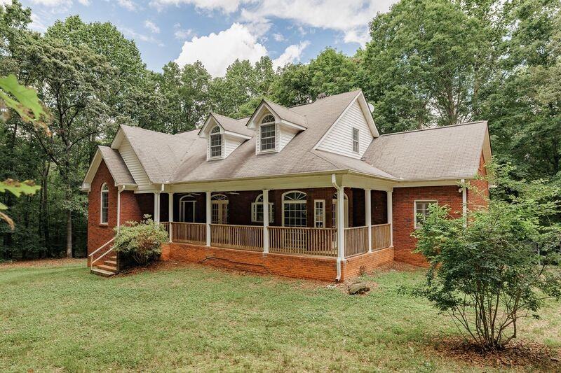 580 Wolf Creek Trl - Photo 2 of 49