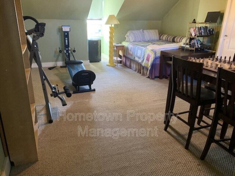 1202 Penn St - Photo 3 of 20