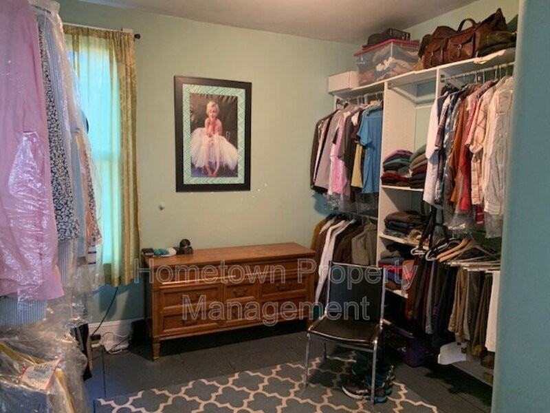 1202 Penn St - Photo 7 of 20