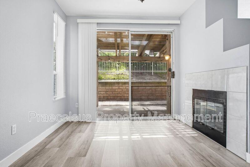 1389 Serena Cir #3 - Photo 6 of 20