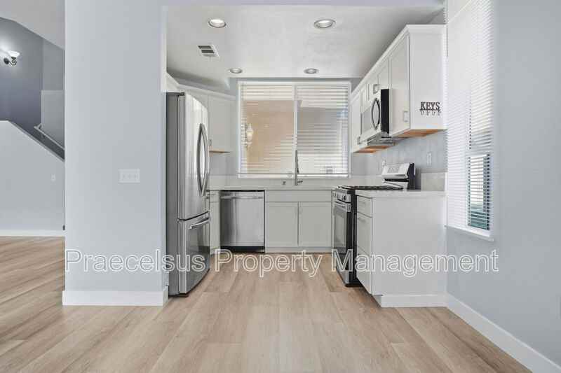 1389 Serena Cir #3 - Photo 7 of 20