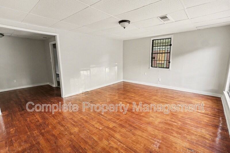 6025 Ivy St - Photo 7 of 18