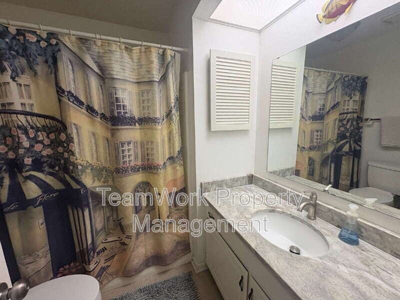 1161 Shadow Lake Cir #E - Photo 3 of 8