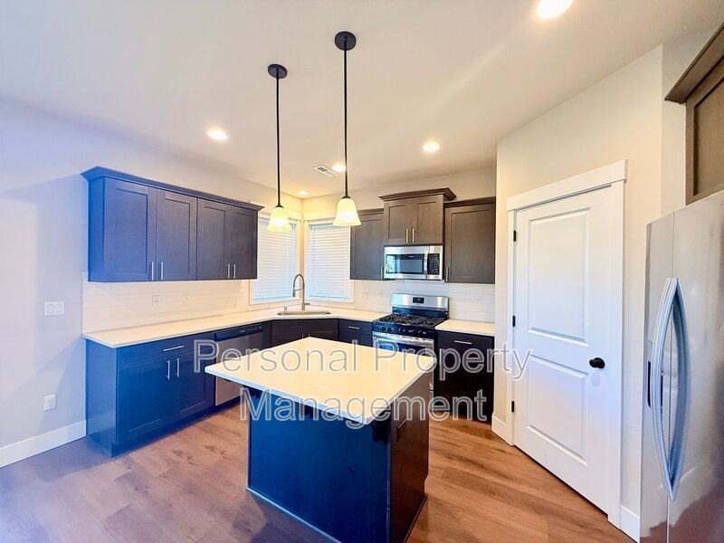 8728 N 1st St - Photo 6 of 32