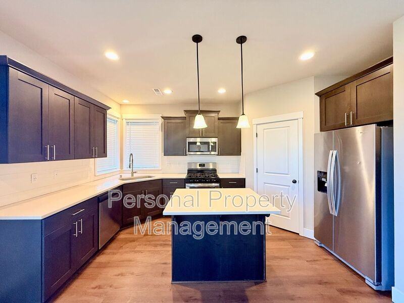 8728 N 1st St - Photo 7 of 32