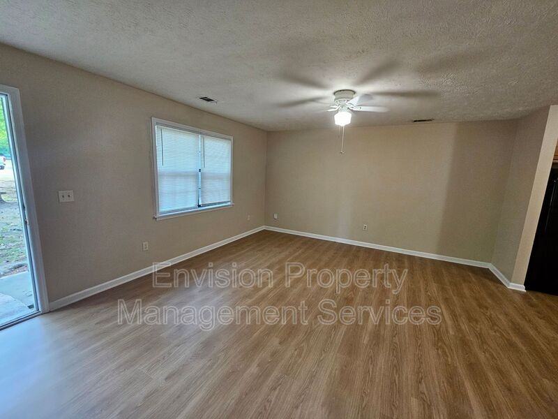 111 Jay Ln #B - Photo 3 of 12