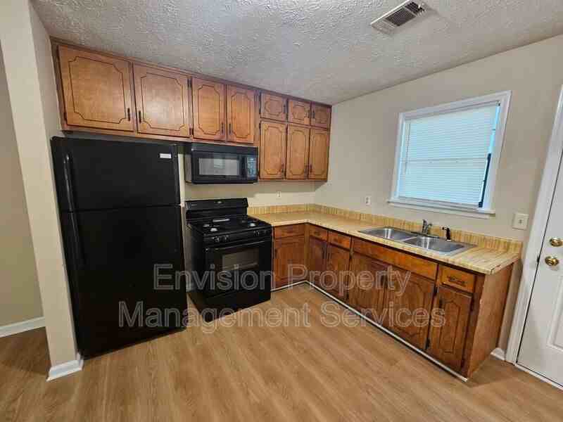 111 Jay Ln #B - Photo 4 of 12