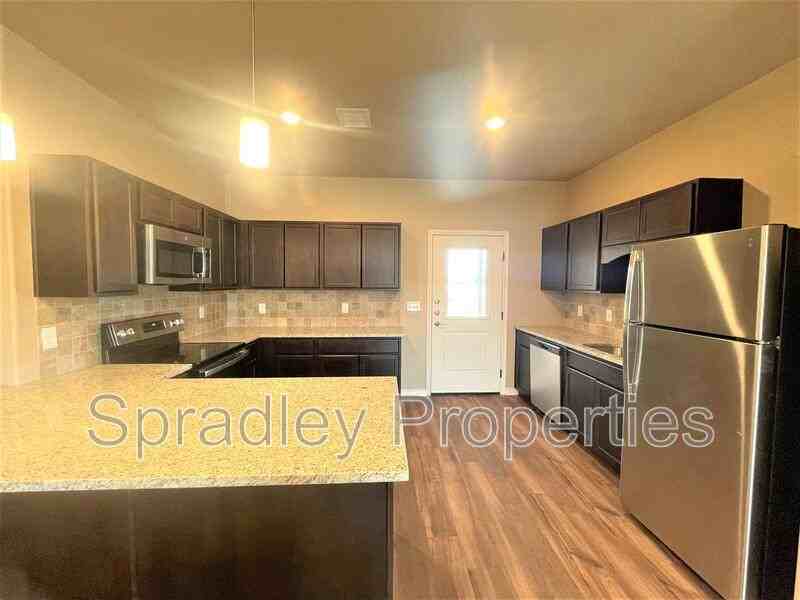 1065 Hibiscus Unit B - Photo 2 of 6