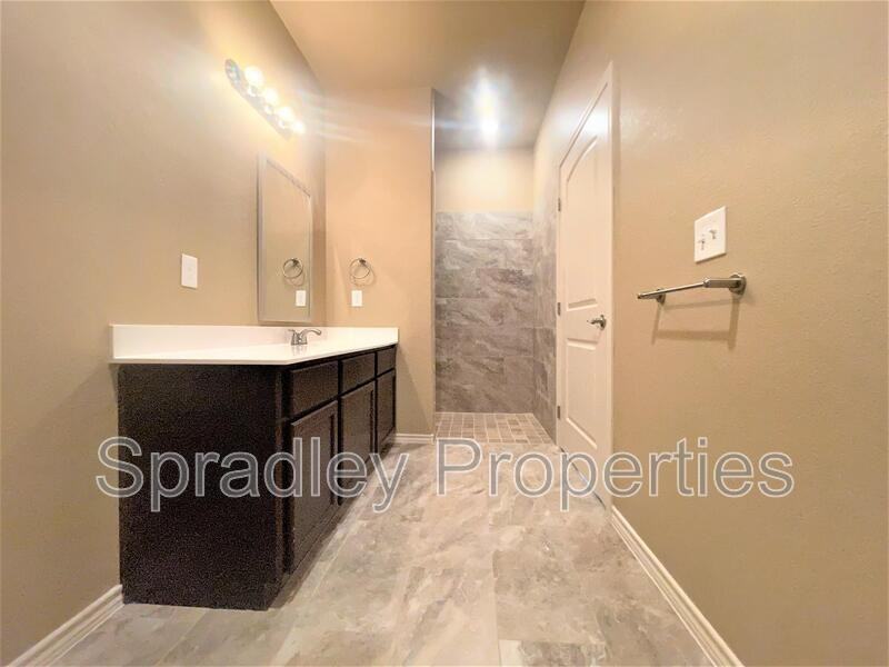 1065 Hibiscus Unit B - Photo 3 of 6