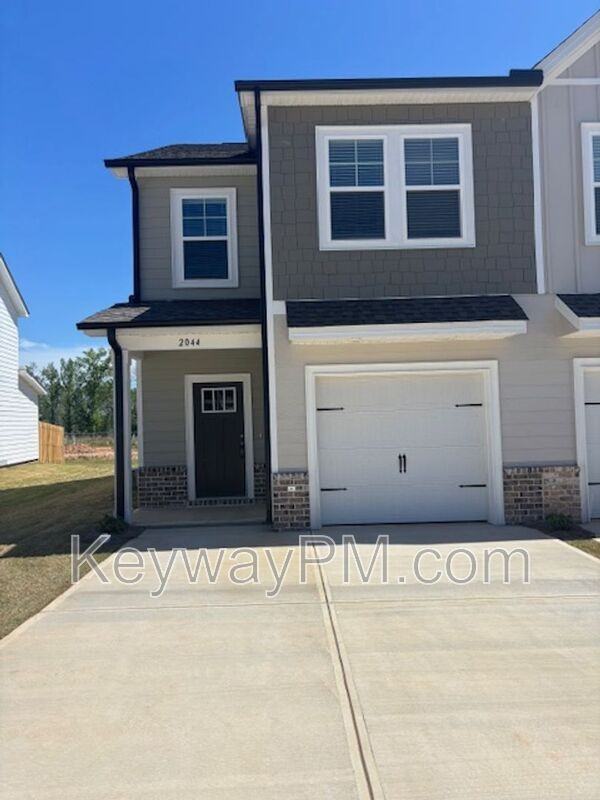 2044 Denmark Ave Se - Photo 4 of 19