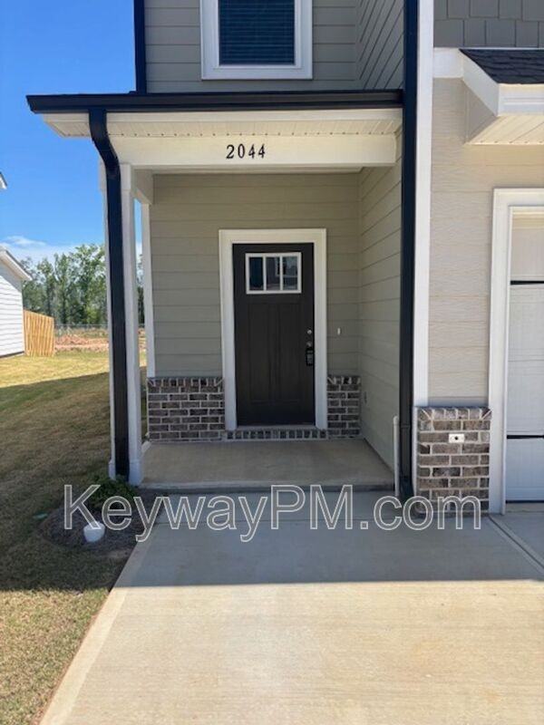 2044 Denmark Ave Se - Photo 5 of 19