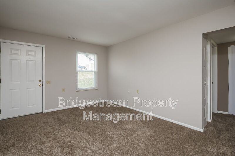 1413 Forest Ln - Photo 4 of 16