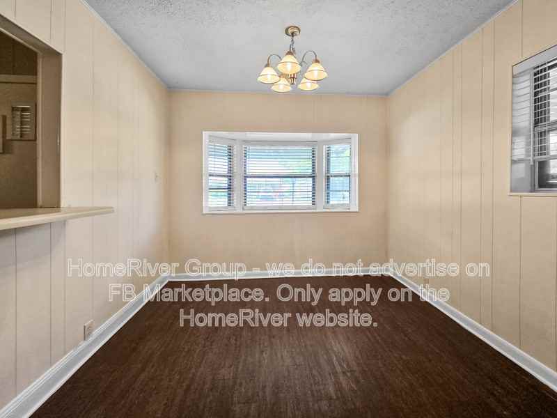 920 Yale St - Photo 6 of 21