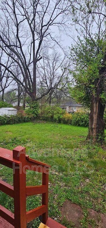 11410 Palmer Ave - Photo 3 of 25