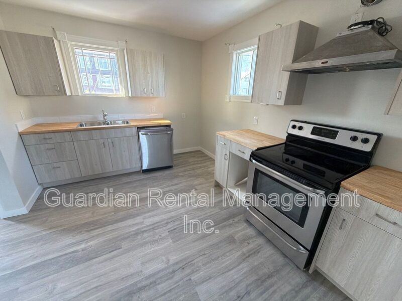 1 Nugent St #C - Photo 3 of 7