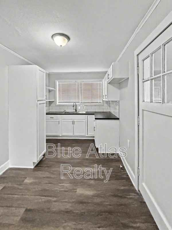 4716 School St - Photo 6 of 24