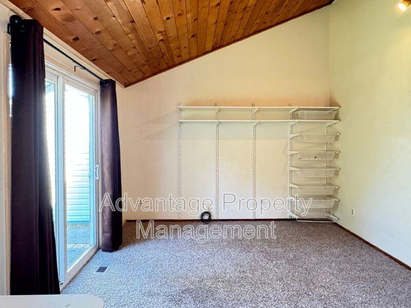 444 Nw 17th St #444-1-2 - Photo 4 of 11