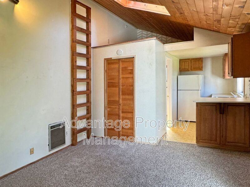 444 Nw 17th St #444-1-2 - Photo 5 of 11