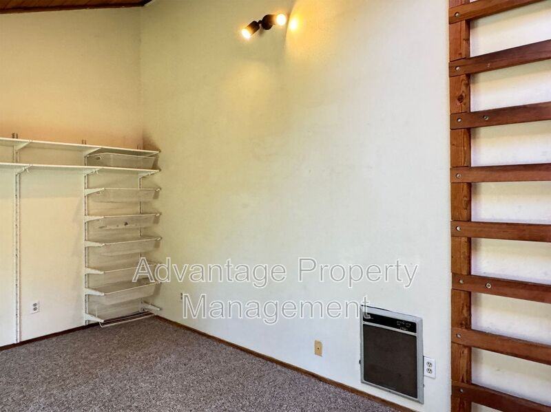 444 Nw 17th St #444-1-2 - Photo 6 of 11