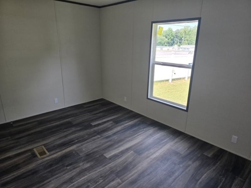 132 Gallahad St - Photo 5 of 9