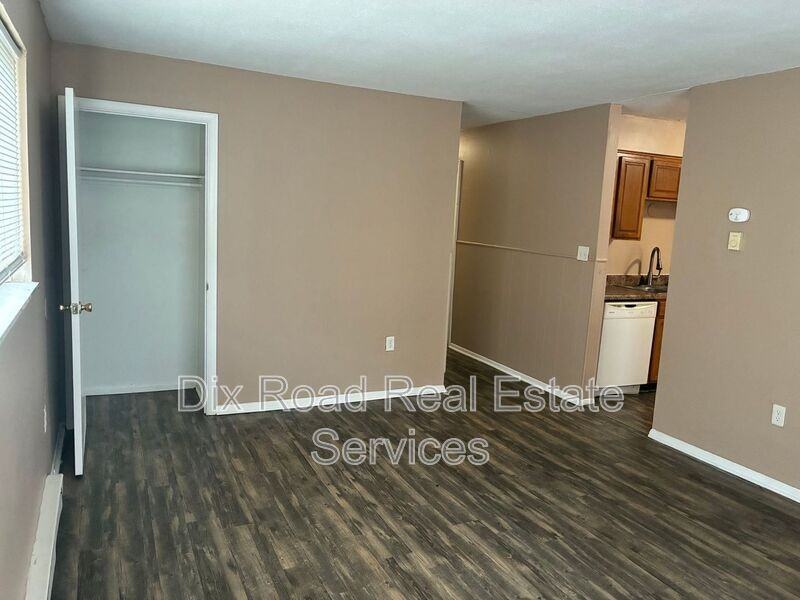 2609 Fairport Ave - Photo 5 of 13