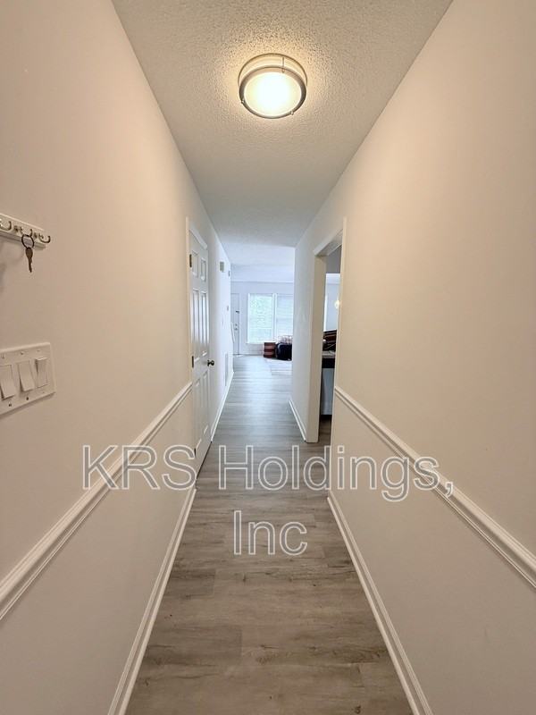 815 Edwards St #B - Photo 3 of 13