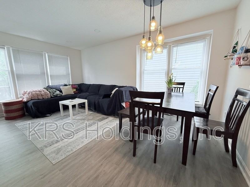 815 Edwards St #B - Photo 6 of 13