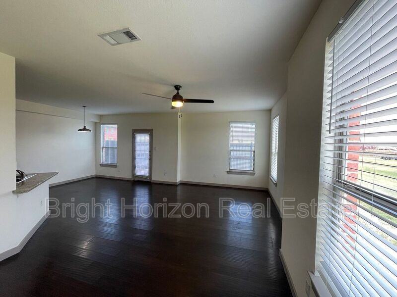 3617 Valley Vista Dr #405 - Photo 2 of 33