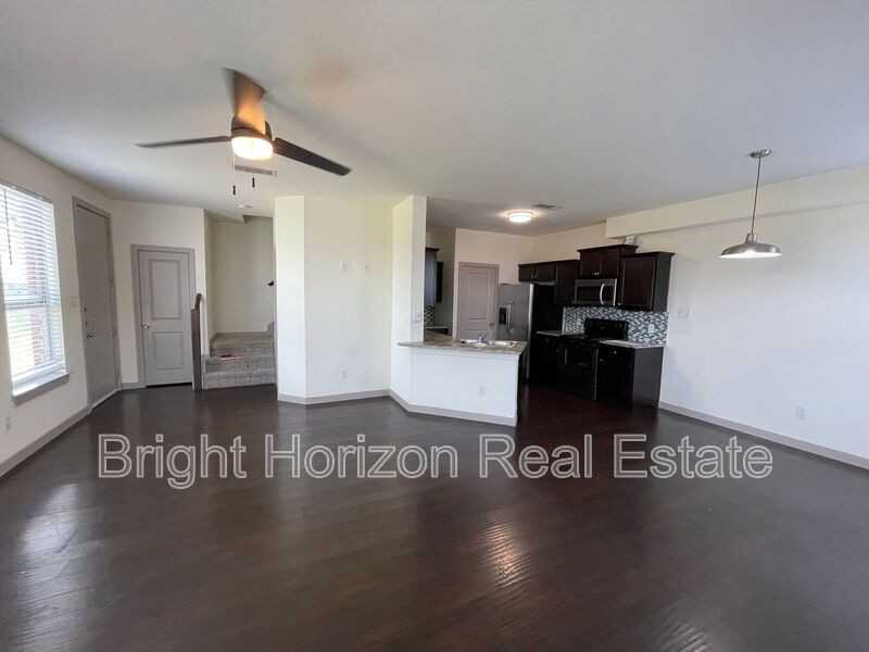 3617 Valley Vista Dr #405 - Photo 4 of 33