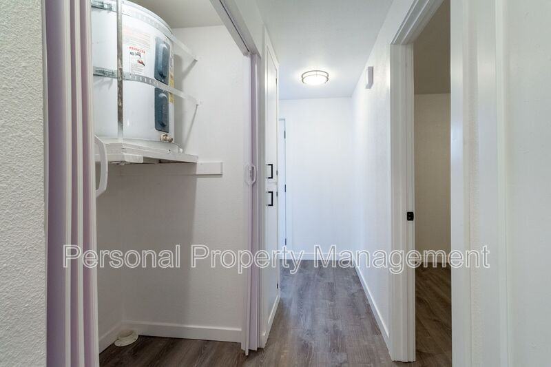 4325 E 17th St #5 - Photo 5 of 11