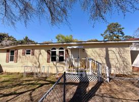 featured image of 3911 Persimmon St