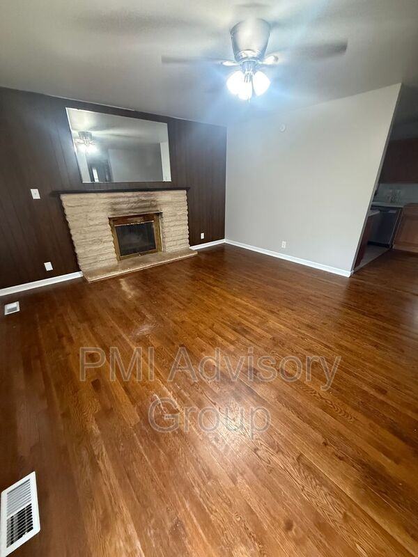 3253 Sw 31st Ter - Photo 3 of 11