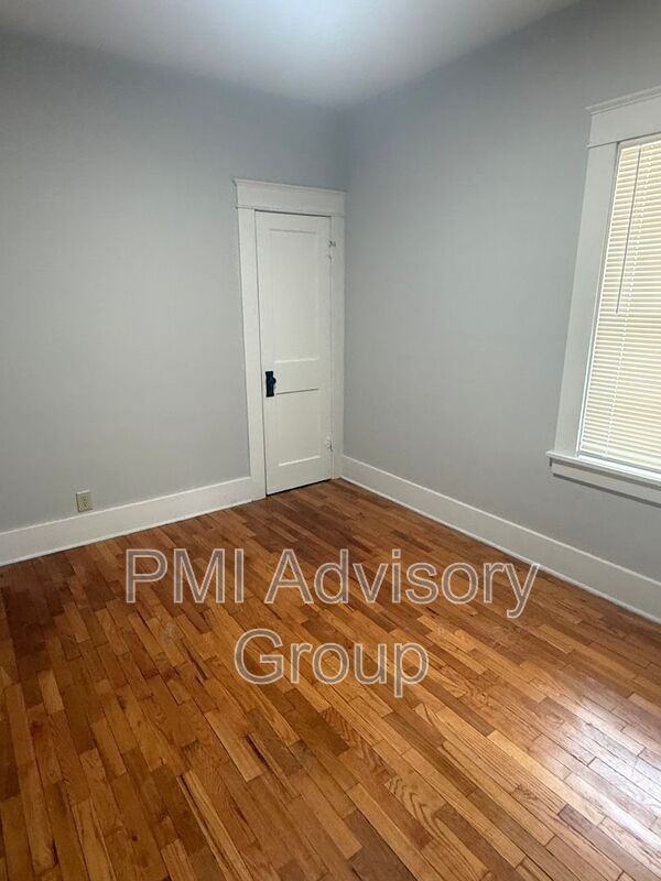 1717 Sw 15th St - Photo 5 of 10