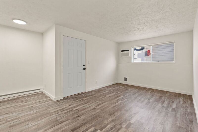 2914 N Hogan St - Photo 3 of 12