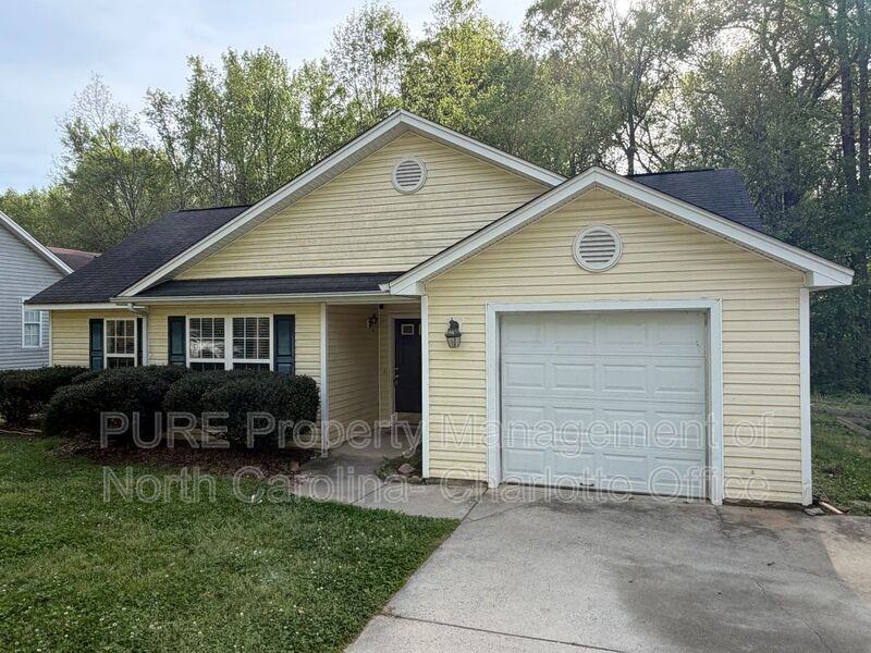 3385 Hunting Wood Ct - Photo 4 of 30