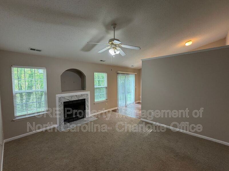 3385 Hunting Wood Ct - Photo 5 of 30