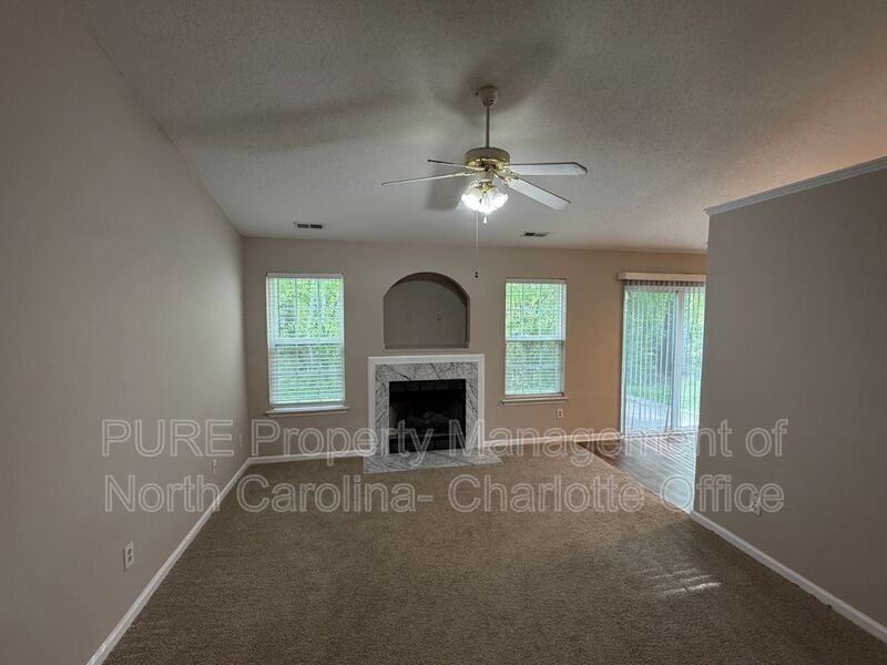 3385 Hunting Wood Ct - Photo 6 of 30