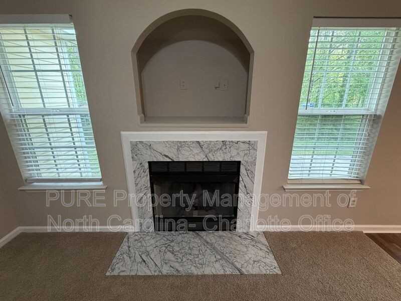 3385 Hunting Wood Ct - Photo 7 of 30