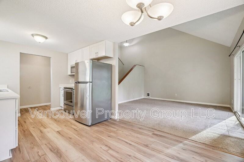 810 Ne Pinebrook Ave - Photo 7 of 23