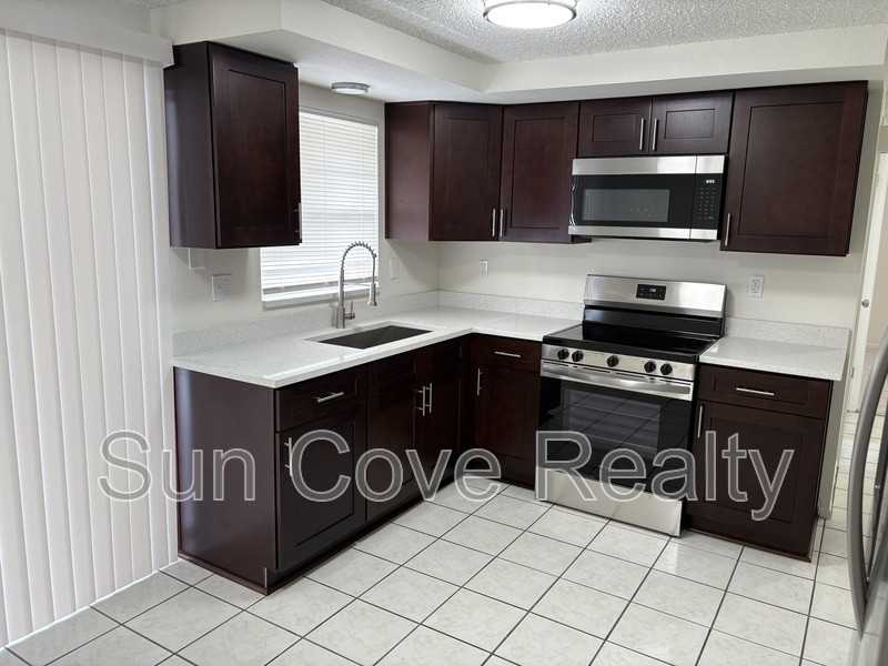 4616 Ackerman St - Photo 4 of 15