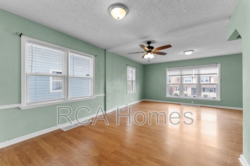 3202 Ruckle St - Photo 3 of 9