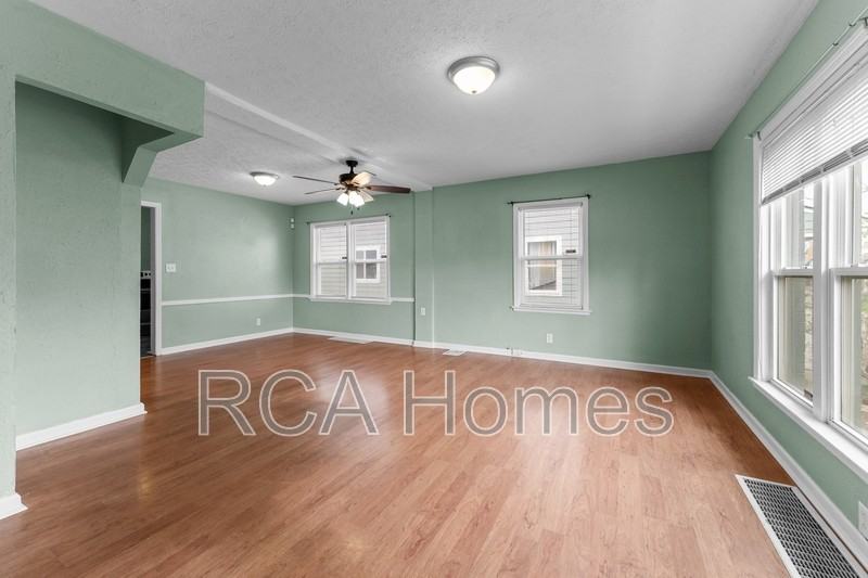 3202 Ruckle St - Photo 4 of 9