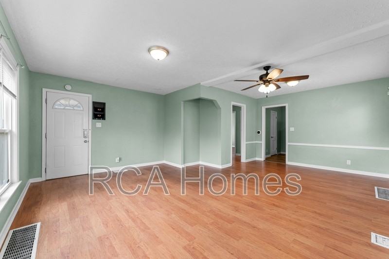 3202 Ruckle St - Photo 5 of 9