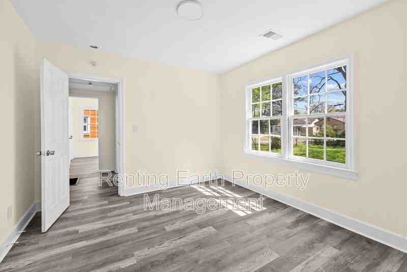 2617 Avenue K - Photo 5 of 18