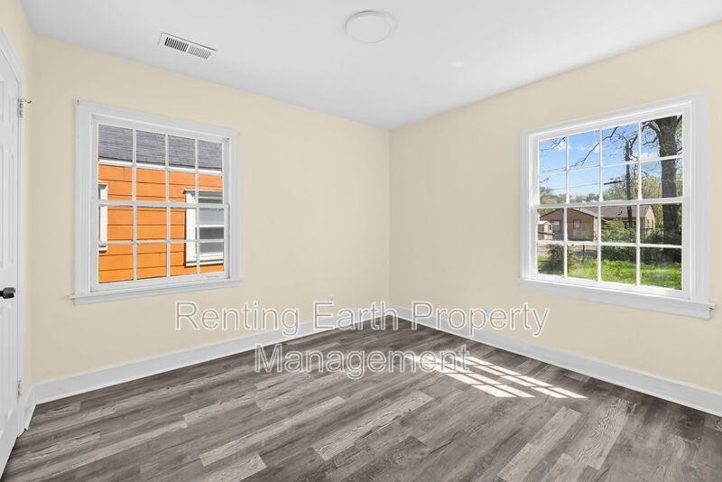 2617 Avenue K - Photo 6 of 18